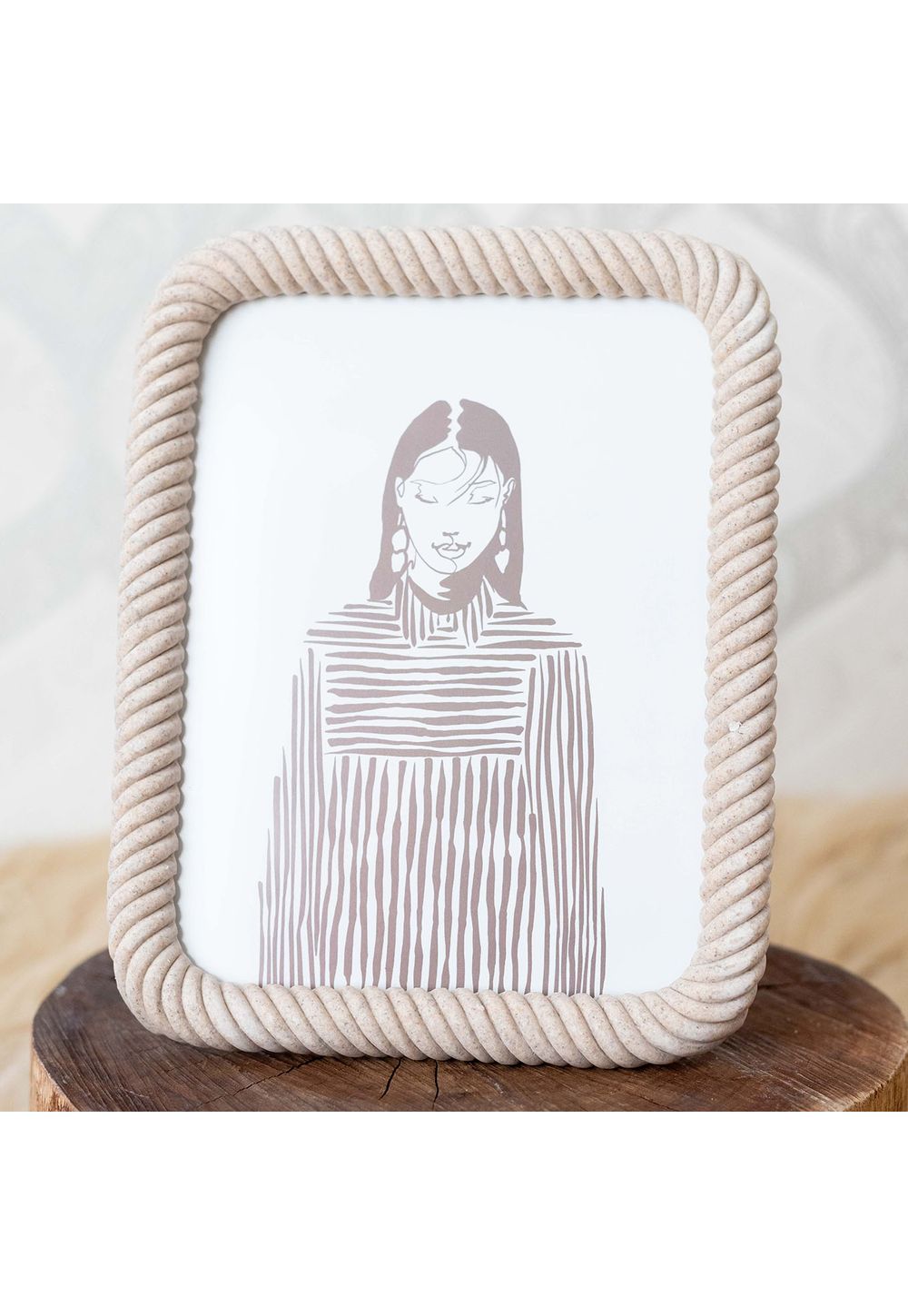 Porta-Retrato em Polirresina – Elegância e Sofisticação