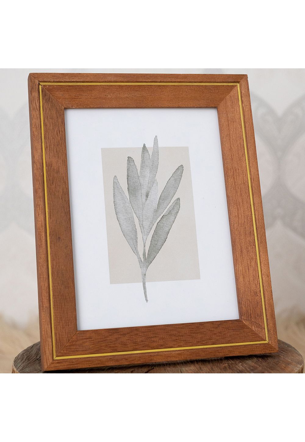 Porta Retrato 15x21 em Madeira com detalhe dourado