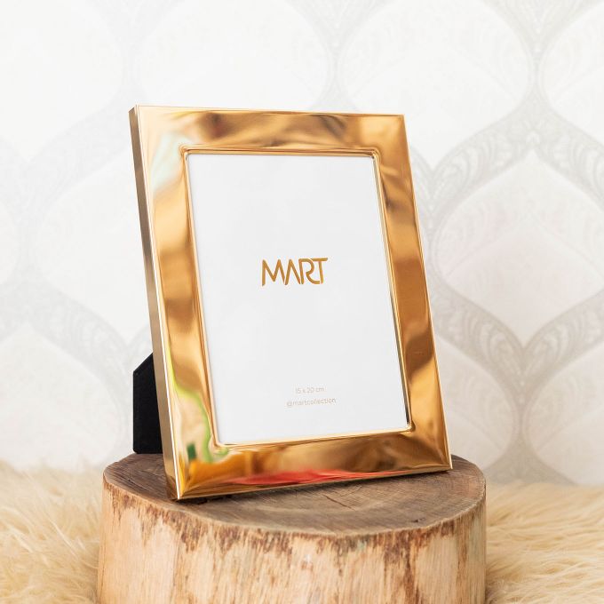 Porta-Retrato em Metal Dourado 15x21 – Design Moderno e Elegância Duradoura - 1
