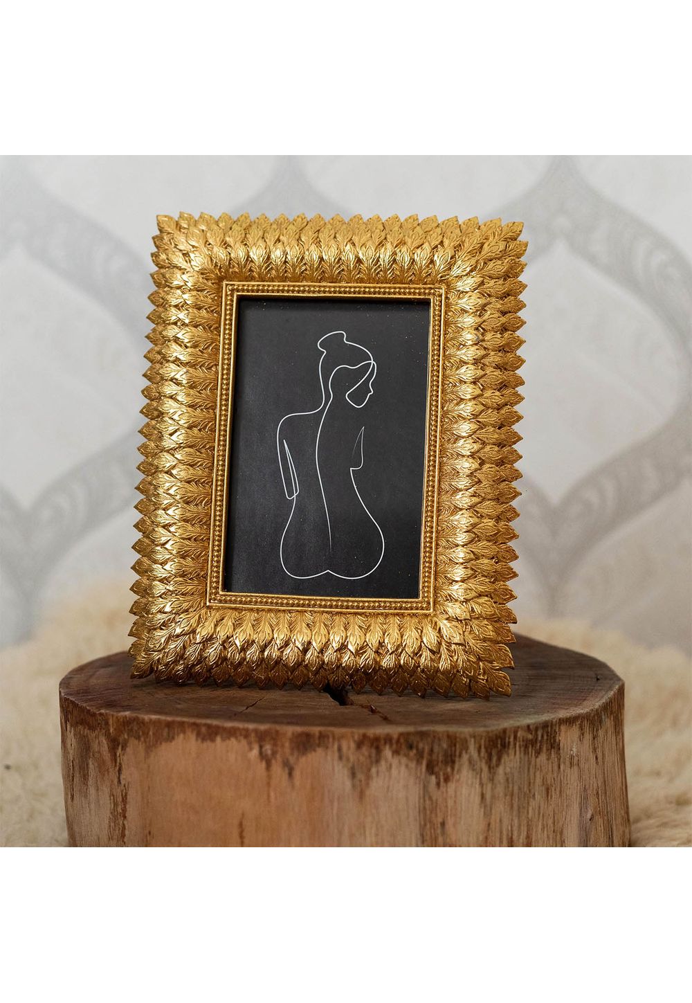 Porta-Retrato Lótus de Ouro 10×15 – Elegância e Sofisticação